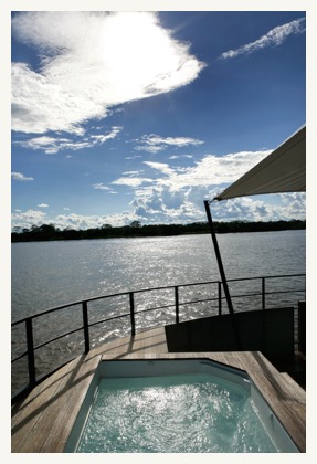 ARIA-AMAZON-JACUZZI riverboat