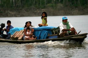Discovering a local peque peque boat