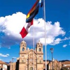 cuzco-plaza-flags_WM.jpg